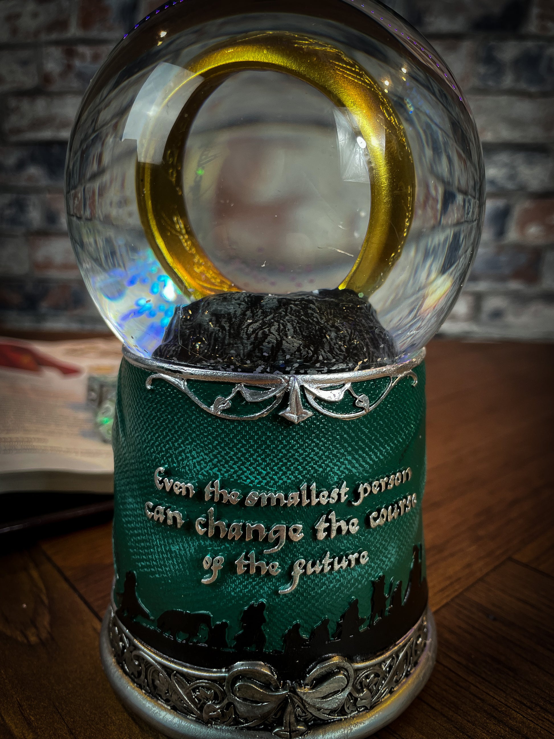 Lord Of The Rings Frodo Hand Painted Resin Snowglobe. Free UK Delivery With Fandomonium