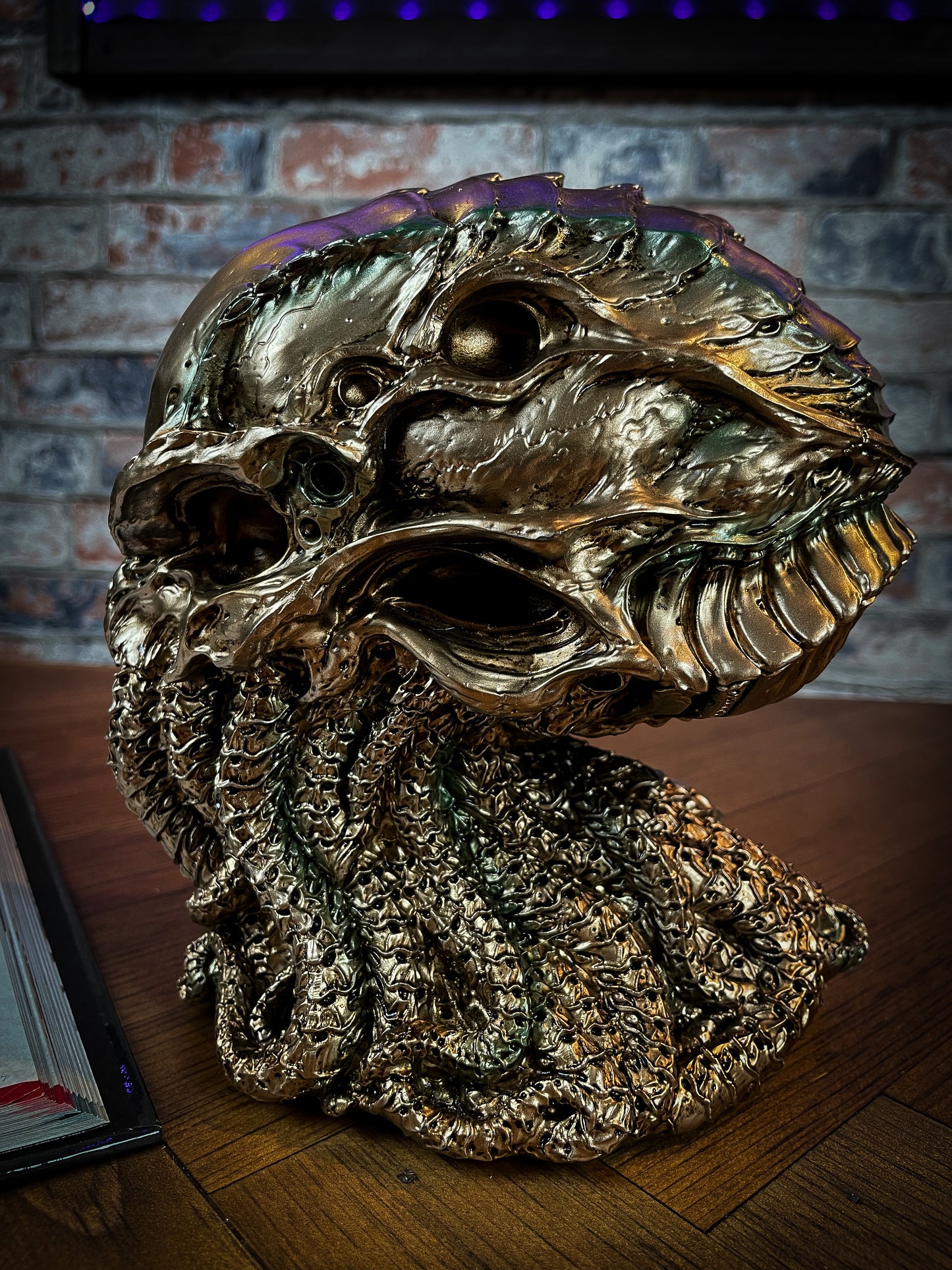 Designed by internationally renowned gothic and fantasy artist James Ryman, this monstrous skull holds the spirit of Cthulu. Who is said to resemble a human octopus which stands hundreds of meters tall, and transcends morality. Free UK Delivery by Fandomonium