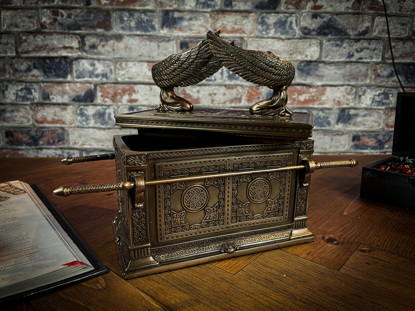 Cast in the finest resin before being given a bronzed finish, this ethereal box is super detailed and makes a perfect display piece. The Ark of the Covenant is a gold-covered chest that holds the two stone tablets of the Ten Commandments and is replicated here. Free UK delivery by Fandomonium