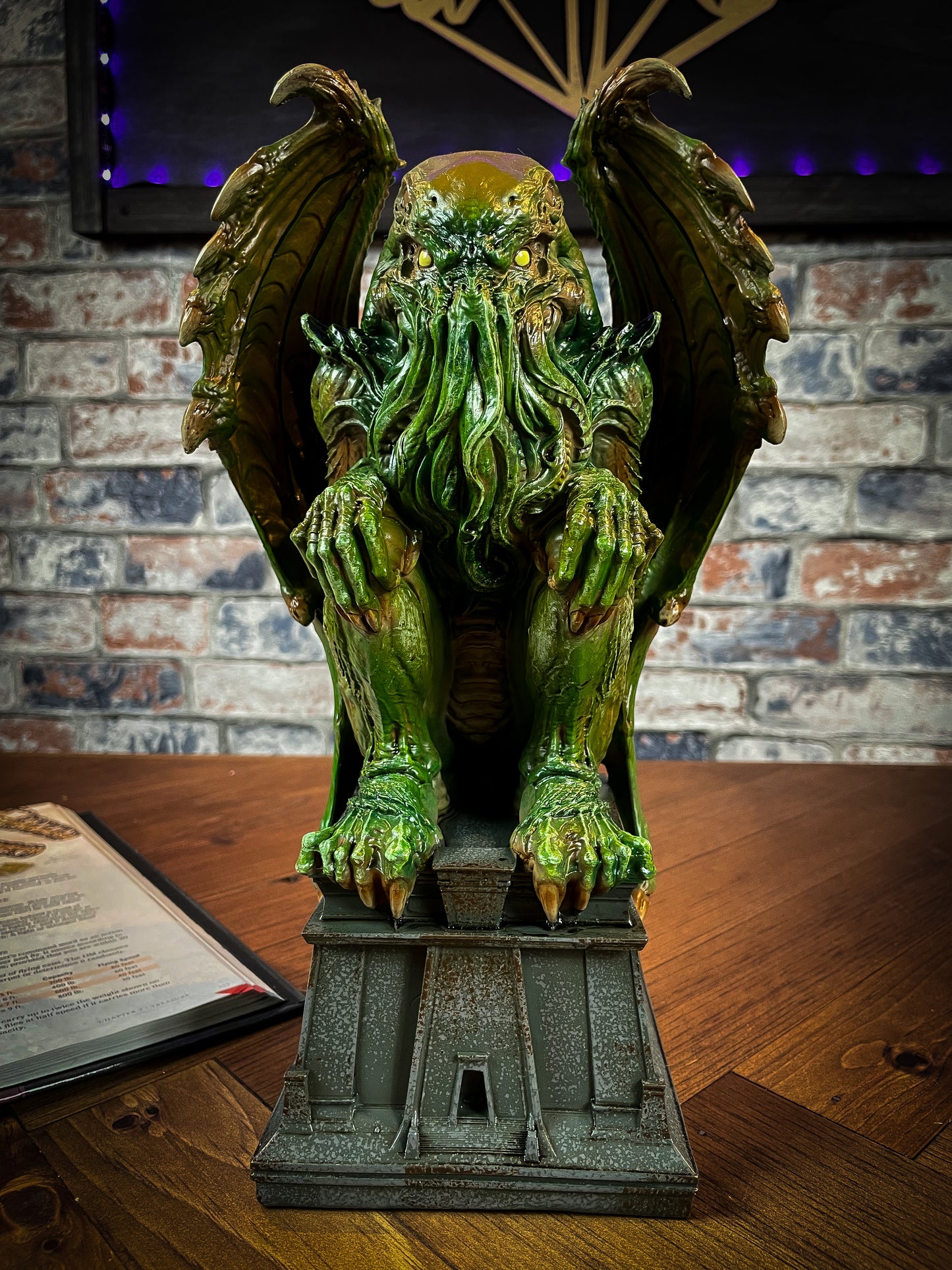 Created by internationally renowned Gothic and Fantasy artist James Ryman, this monstrous figurine holds the spirit of Cthulhu. He is said to resemble a human octopus and stands hundreds of metres tall. Free UK delivery by Fandomonium