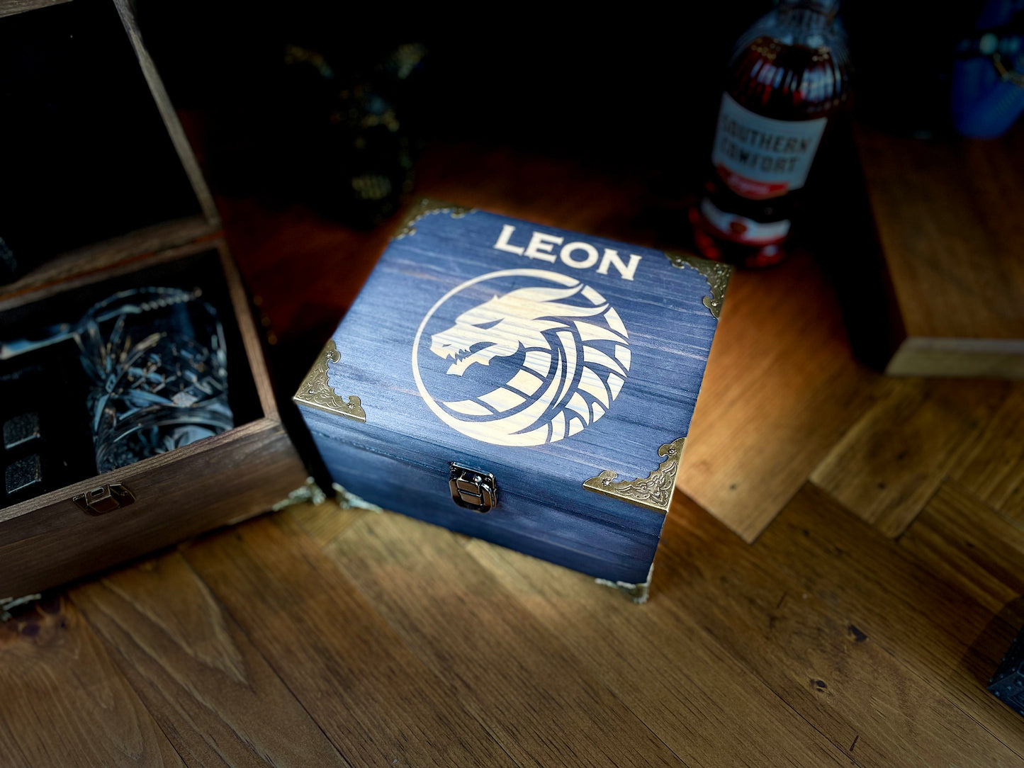Personalised Tabletop Gaming Design Whiskey Set. This unique and fun sets contains a set of 6 whiskey stones engraved to look like dice and a cut glass tumbler - all in a solid wood engraved gift box in your choice of 8 colours (Dark Oak and Black shown in images)