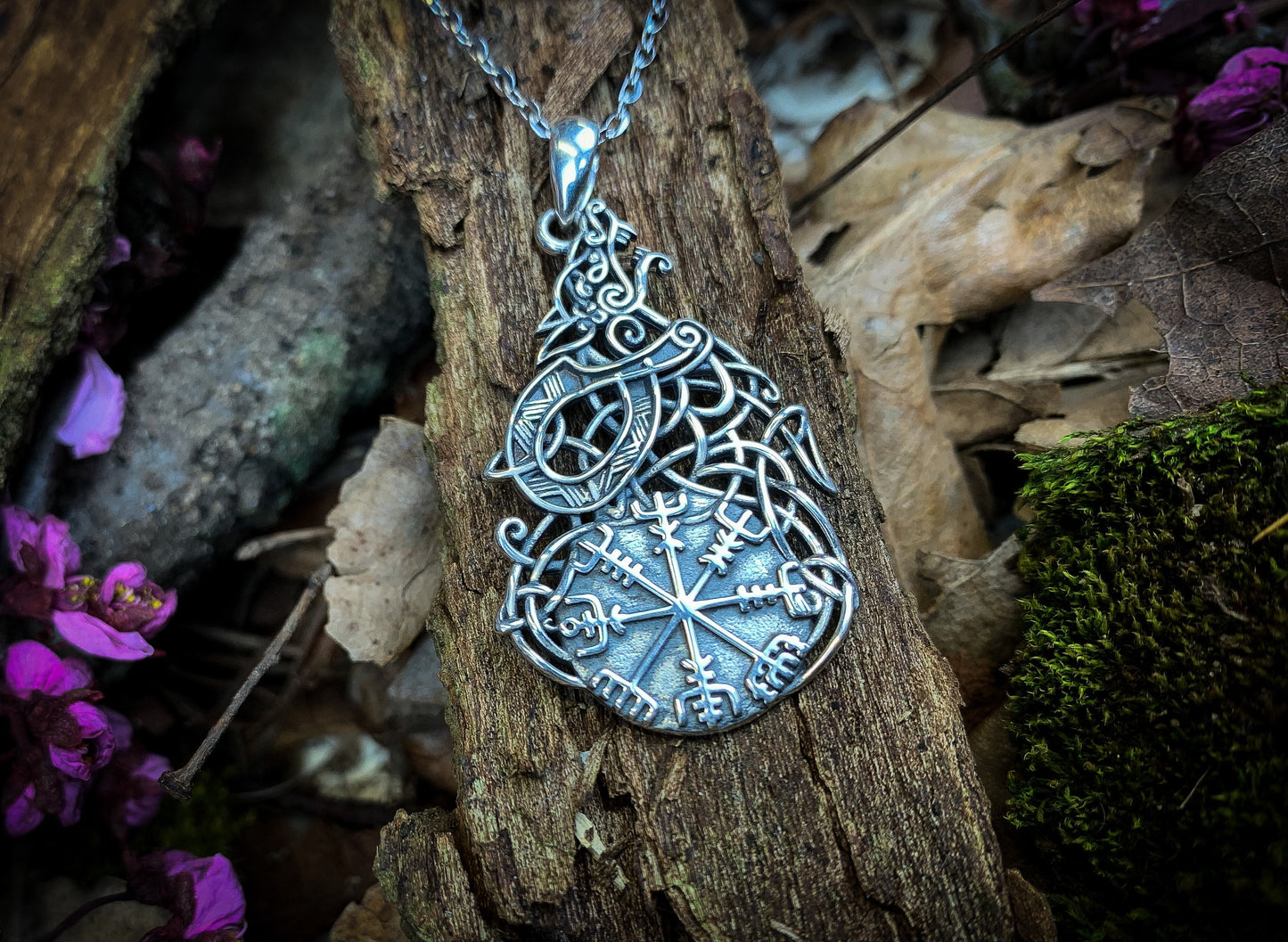 Stirling Silver Vegvisir Viking Compass Viking Nordic Pendant Necklace. Solid Stirling 925 silver pendant necklace with stunning viking mythology design. Featuring a Vegvsisir or Viking Compass motif surrounded by Nordic runes; this pendant is a perfect gift for fans of Norse and Viking mythology.