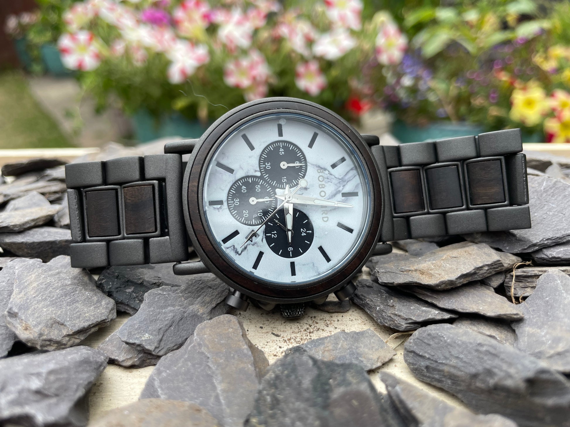 Walnut And Black Metal Self Winding Eco Watch
Made from solid Walnut; these watches are both comfortable to wear and a unique timepiece.