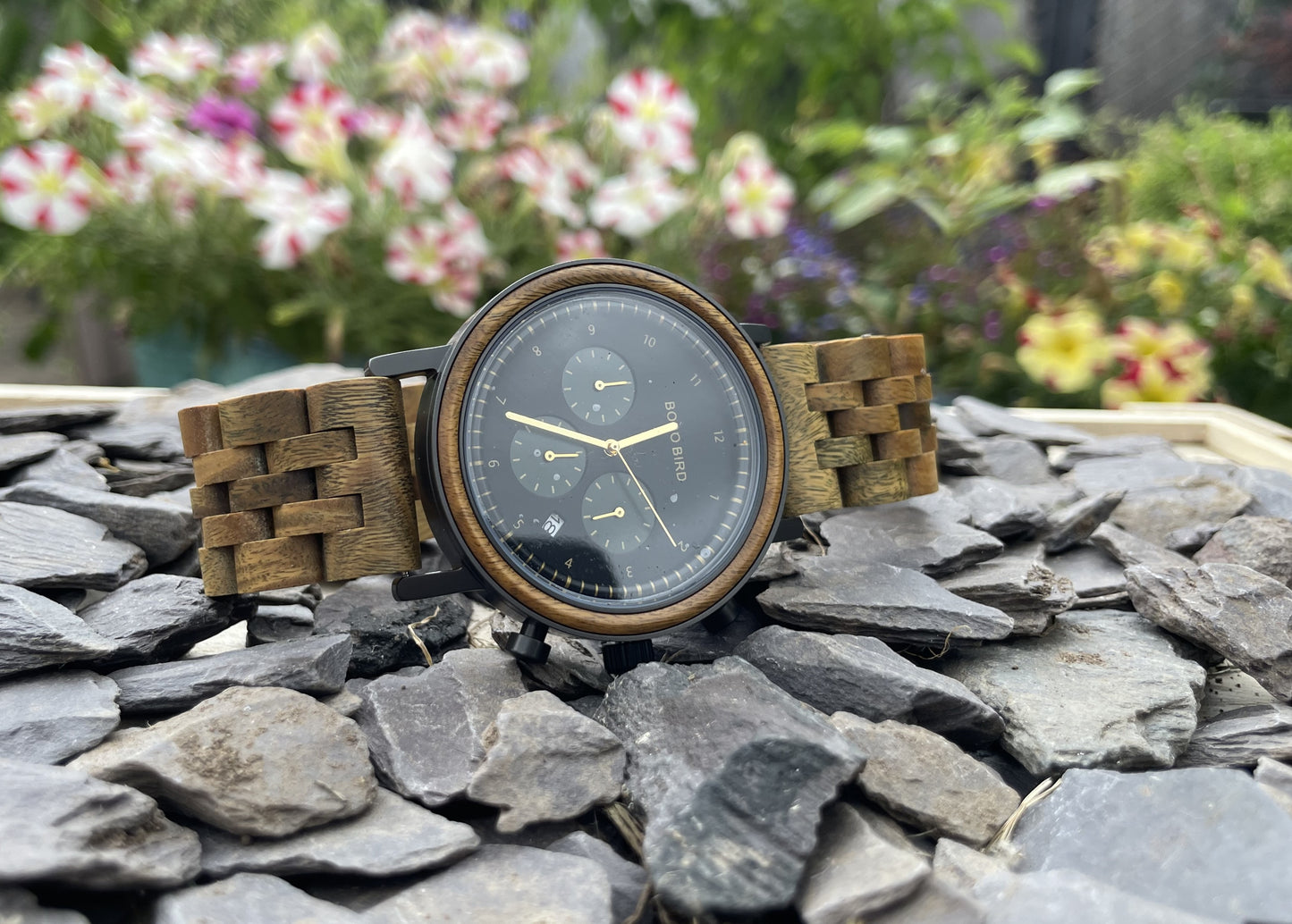Walnut Interlocking Strap Self Winding Wooden Eco Watch
Made from solid walnut, these watches are both comfortable to wear and a unique timepiece.