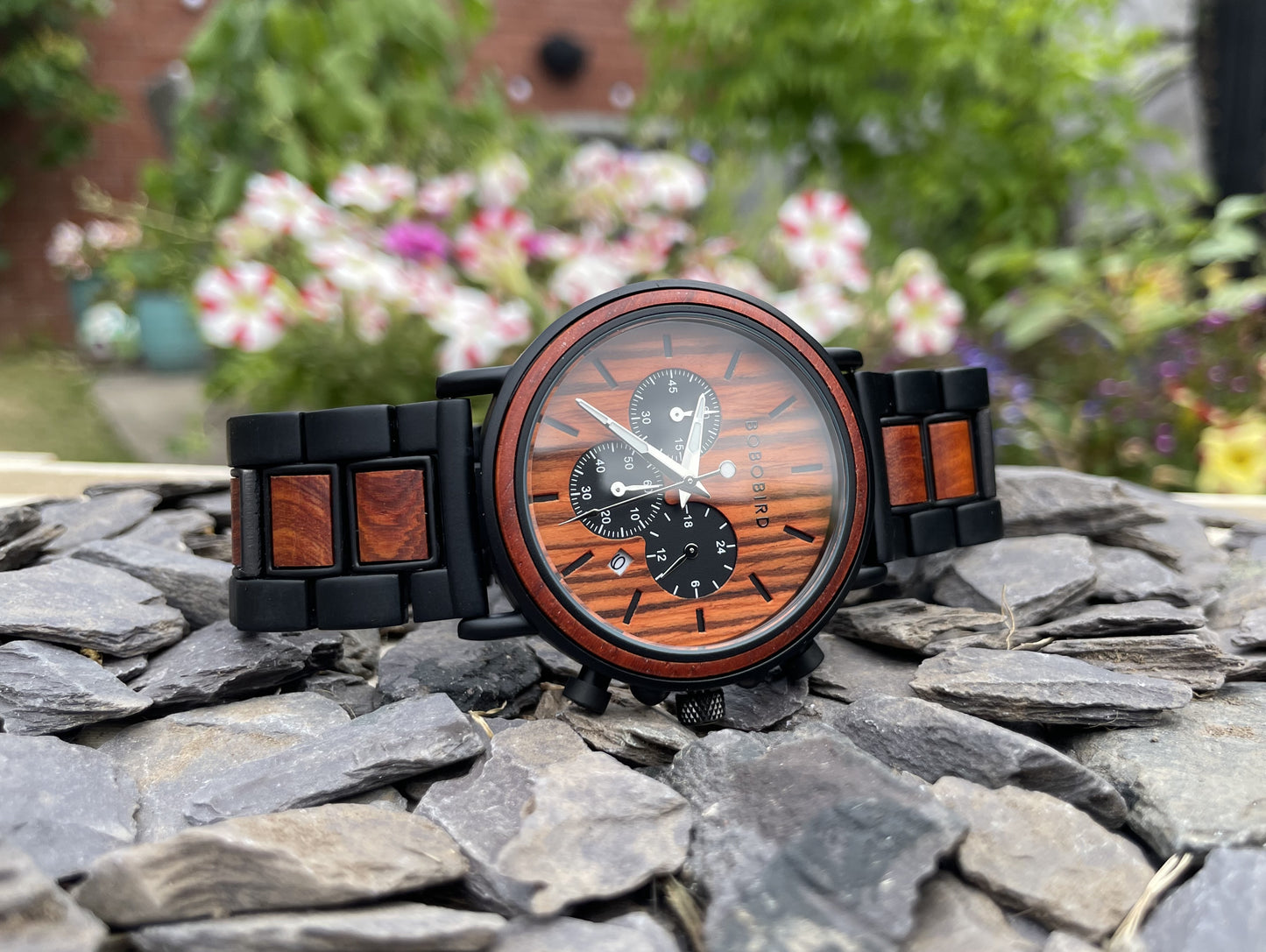 Walnut & Metal Interlocking Strap Self Winding Wooden Eco Watch
Made from solid walnut, these watches are both comfortable to wear and a unique timepiece. Free UK delivery by Fandomonium