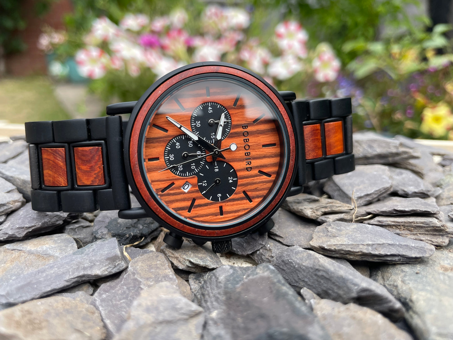Walnut & Metal Interlocking Strap Self Winding Wooden Eco Watch
Made from solid walnut, these watches are both comfortable to wear and a unique timepiece. Free UK delivery by Fandomonium