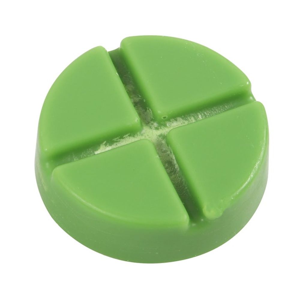 Witches Brew Soy Wax Snap Disc This Witches Brew wax melt tin from our Gothic home fragrance range comes in a new, easy-to-use disc form. Each 25g disc is divided into 4 sections for up to 45 hours of long-lasting fragrance. This sweet explosion of hazelnut and praline is sure to put you under its spell. Free UK delivery with Fandomonium
