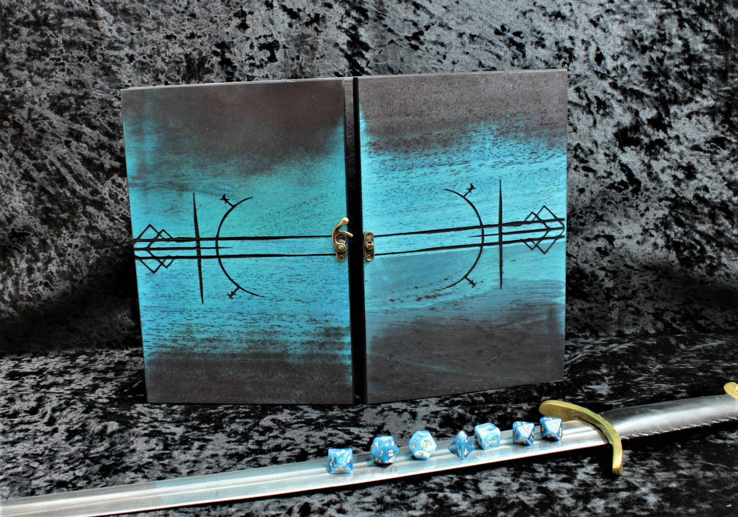 Viking Vegvisir Style Design Solid Wood Dungeon Master Screen - Choice of Colours. Free UK Delivery from Fandomonium