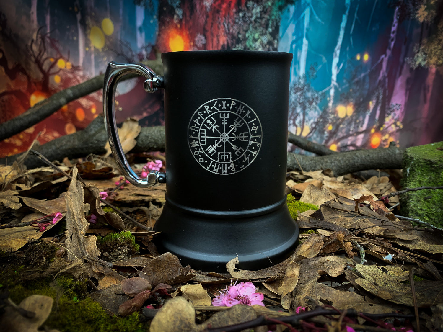 Welcome to the world of Norse mythology and a celebration of Viking culture. From Watches and Jewellery to trinket boxes and drinking horns, we have all thing Viking; complete with runes, gods, and Norse symbolism.