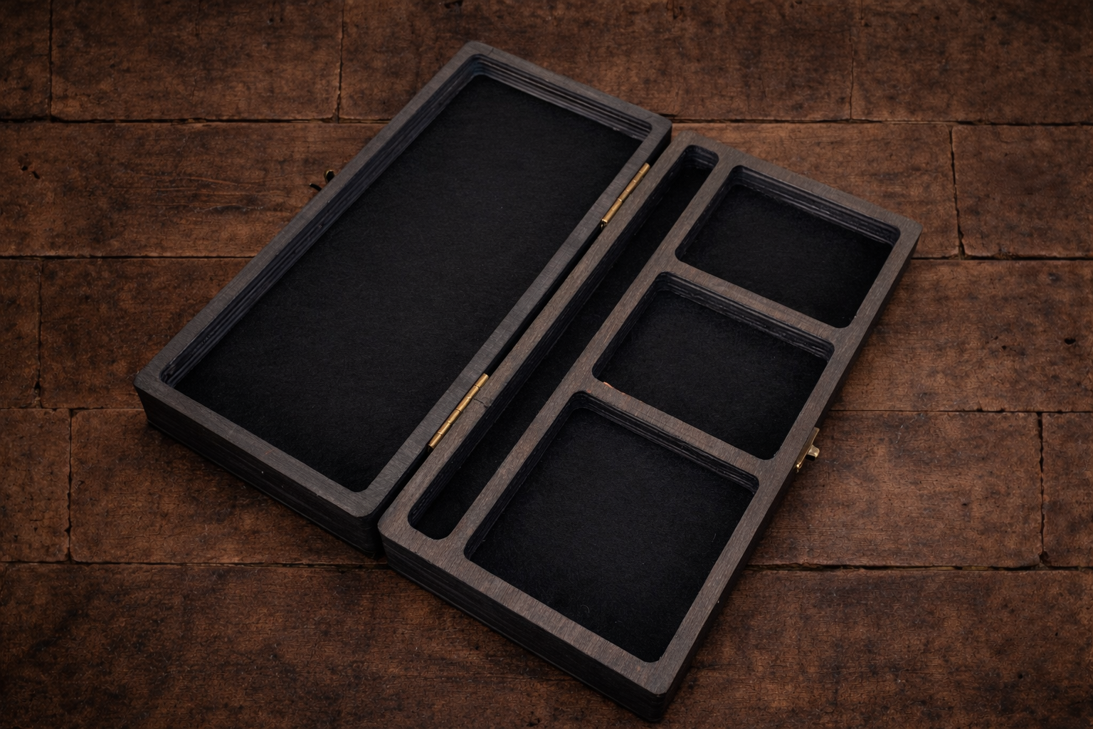 Dragon's Hoard Wooden Players Box

Hand made and finished dice box for storing dice, cards, counters and accessories with handy pen storage and in built roll tray. Complete with bronze effect corner protectors and clasp along with our Dragon's hoard design.