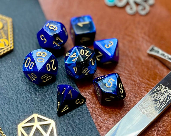 Gemini Blue Black Chessex Dice Set These genuine Chessex polyhedral dice sets are a perfect addition to any dice collection. They are standard 16mm polyhedral dice sets perfect for Tabletop games and RPG's such as pathfinder or dungeons and dragons. Free UK Delivery from Fandomonium