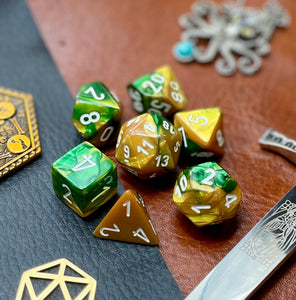 Gemini Gold Green Chessex Dice Set These genuine Chessex polyhedral dice sets are a perfect addition to any dice collection. They are standard 16mm polyhedral dice sets perfect for Tabletop games and RPG's such as pathfinder or dungeons and dragons. Free UK Delivery by Fandomonium