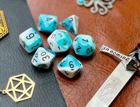 Gemini Teal White Chessex Dice Set These genuine Chessex polyhedral dice sets are a perfect addition to any dice collection. They are standard 16mm polyhedral dice sets perfect for Tabletop games and RPG's such as pathfinder or dungeons and dragons. Free UK Delivery by Fandomonium