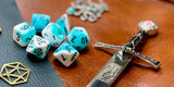 Gemini Teal White Chessex Dice Set These genuine Chessex polyhedral dice sets are a perfect addition to any dice collection. They are standard 16mm polyhedral dice sets perfect for Tabletop games and RPG's such as pathfinder or dungeons and dragons. Free UK Delivery by Fandomonium
