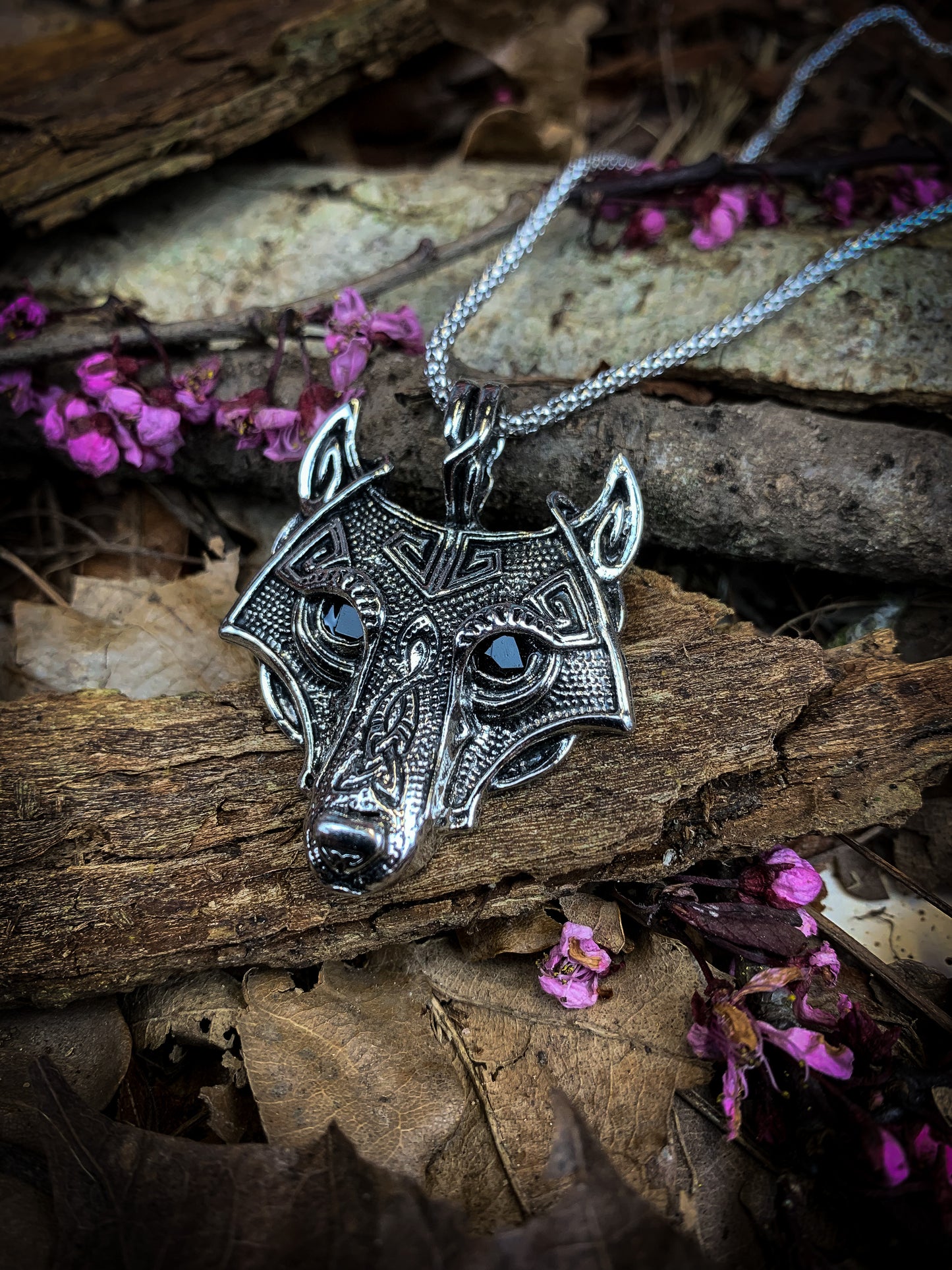 Metal Wolf Head Pendant Necklace