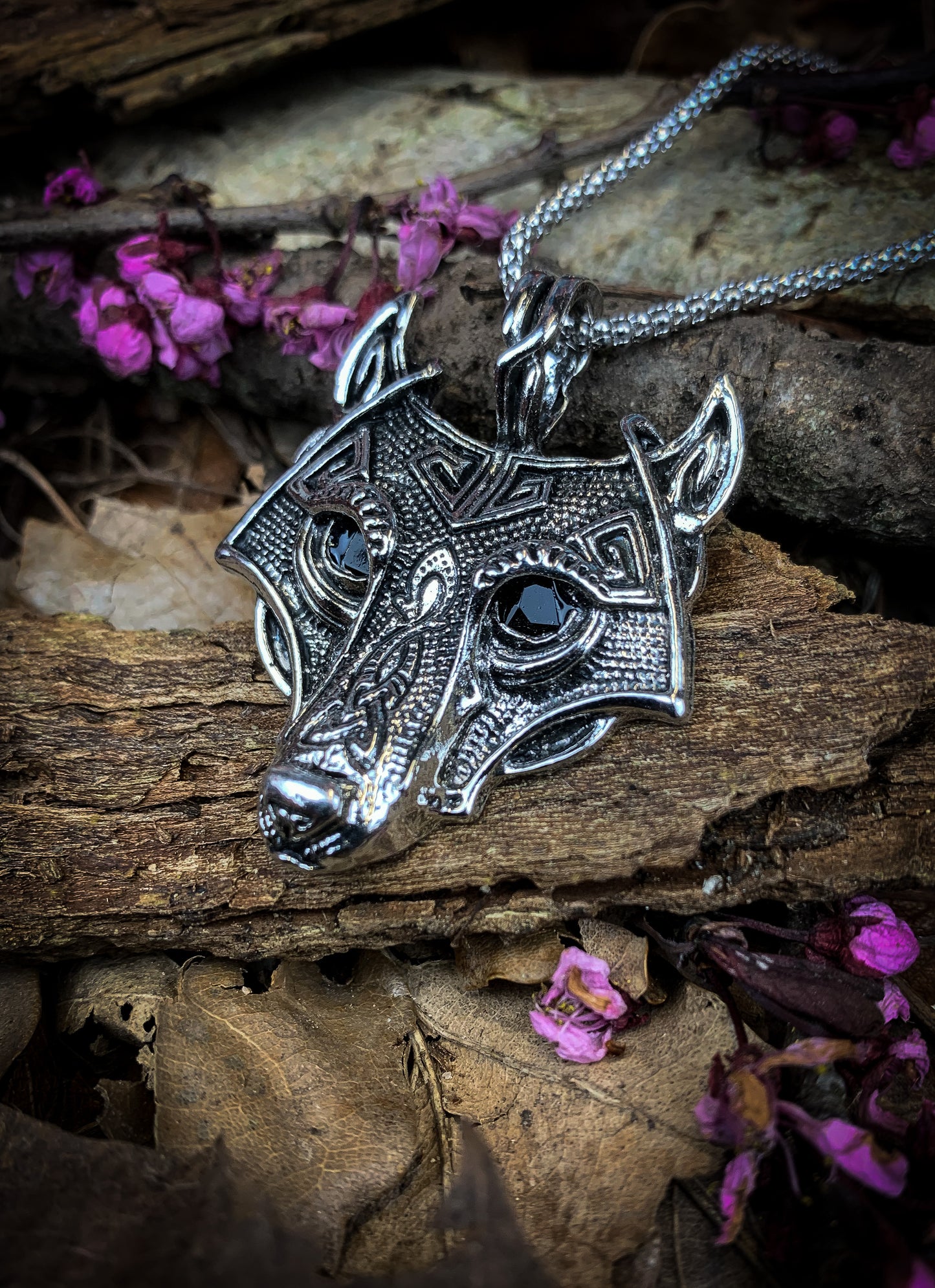 Metal Wolf Head Pendant Necklace