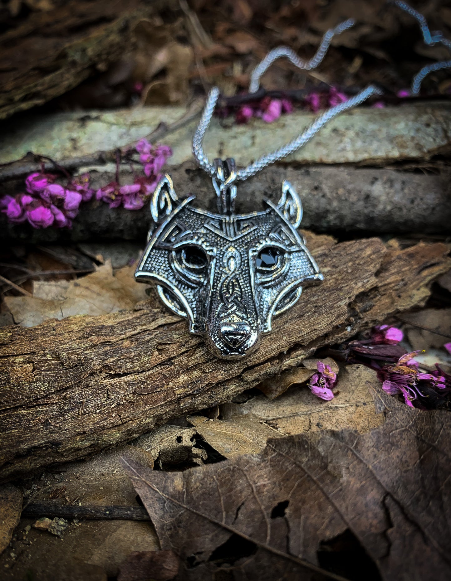 Metal Wolf Head Pendant Necklace