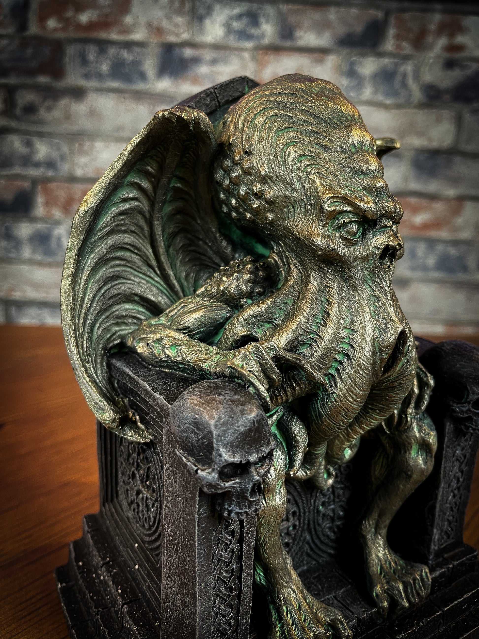 Cthulhu's Throne Resin Figurine. Free UK delivery by Fandomonium