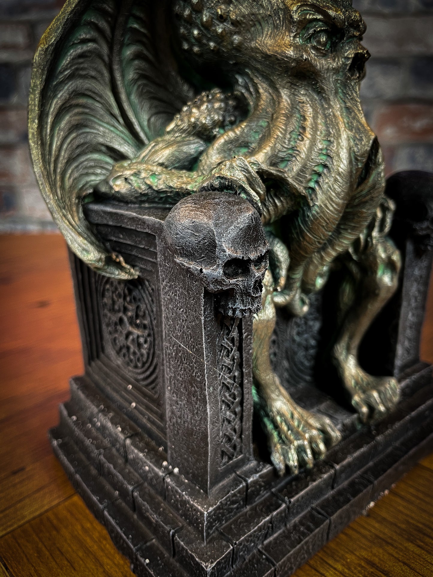 Cthulhu's Throne Resin Figurine. Free UK delivery by Fandomonium