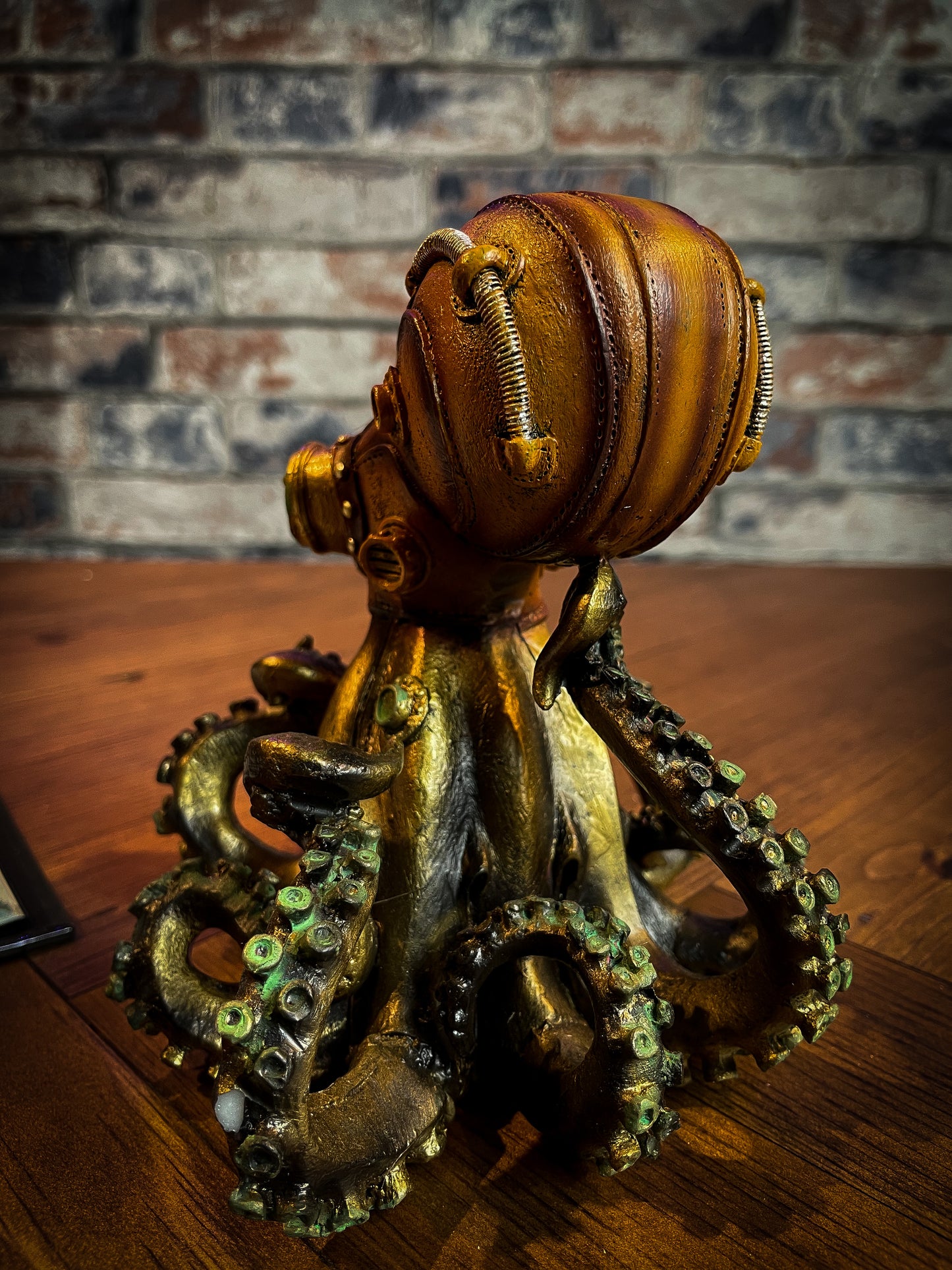 Octo-Steam hand painted resin steampunk octopus figurine. Free UK delivery from Fandomonium