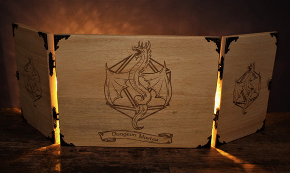 An impressive, budget friendly addition to your RPG setup. Featuring Fandomonium's brand new D20 Dragon design; the screen's 3 sections fold on hinges and has an antique effect catch for easy storage. The finish is aged and antiqued by hand to give you that rustic, tavern feel. Hand made by Fandomonium
