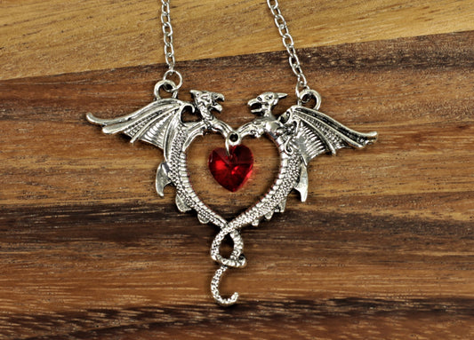 Metal dragons heart pendant necklace