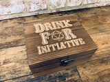 Engraved whiskey set in wooden box with engraved D6 whiskey stones. Ideal gift for dungeons and dragons fans. Free delivery by UK Homeware
