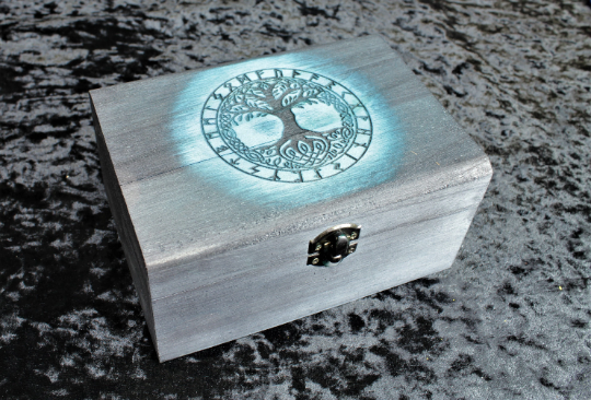 Engraved solid wood dice box with Norse designs and colour accent. Free shipping by Fandomonium